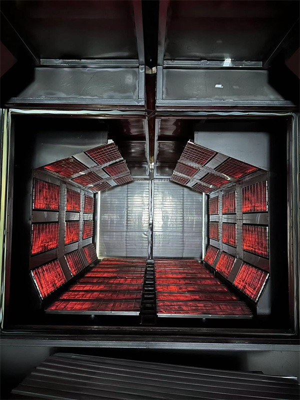 Рабочая площадка: напыление и предварительный нагрев порошка на раме экскаватора Liugong